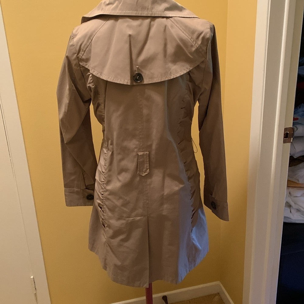 Black Rivet Lightweight Belted Short Trench Coat feminine classic - Picture 9 of 15
